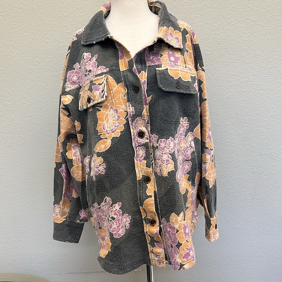 Free People Ruby Oversized Shacket in Charcoal Floral Fleece - Picture 6 of 11